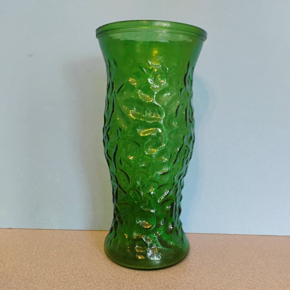 EO Brody vintage Forest Green Crinkle Pattern Vase